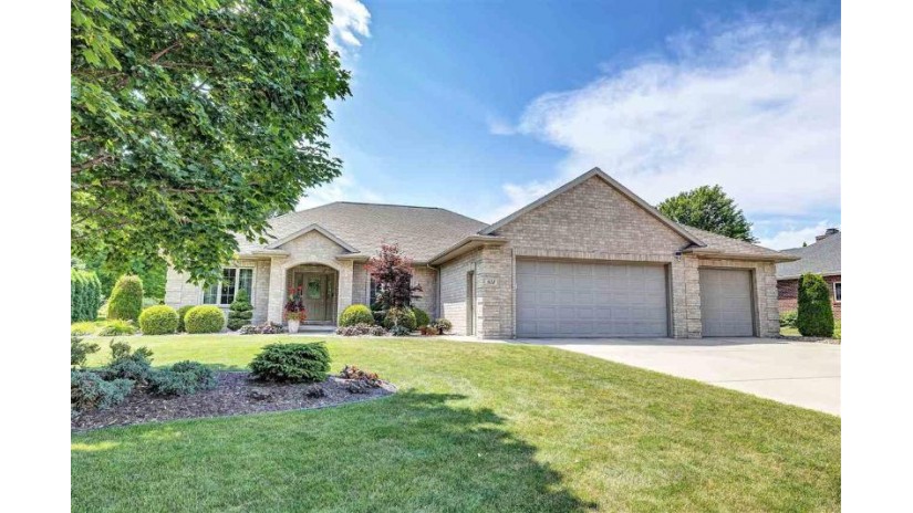 1618 Yellow Briar Drive Lawrence, WI 54115-8146 by Keller Williams Green Bay $449,900