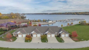 2425 Marina Circle, Ashwaubenon, WI 54304