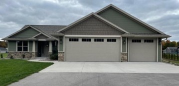 384 Song Bird Circle, Little Suamico, WI 54171-3300