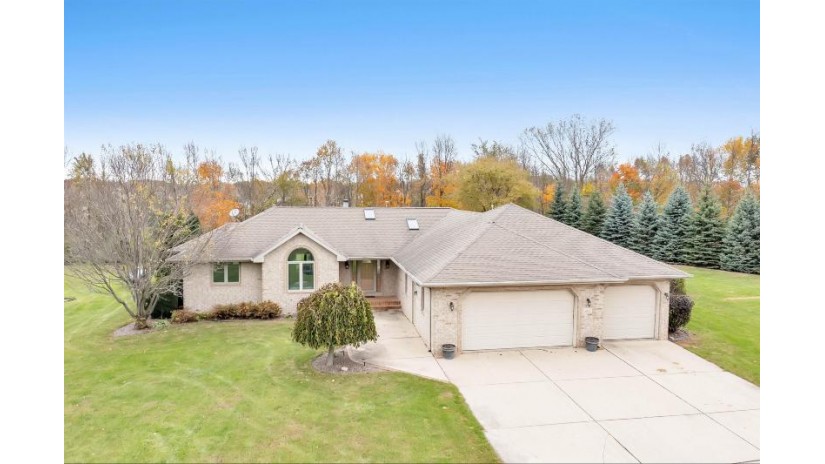 2855 Big Creek Road Bellevue, WI 54311 by Shorewest Realtors $535,000