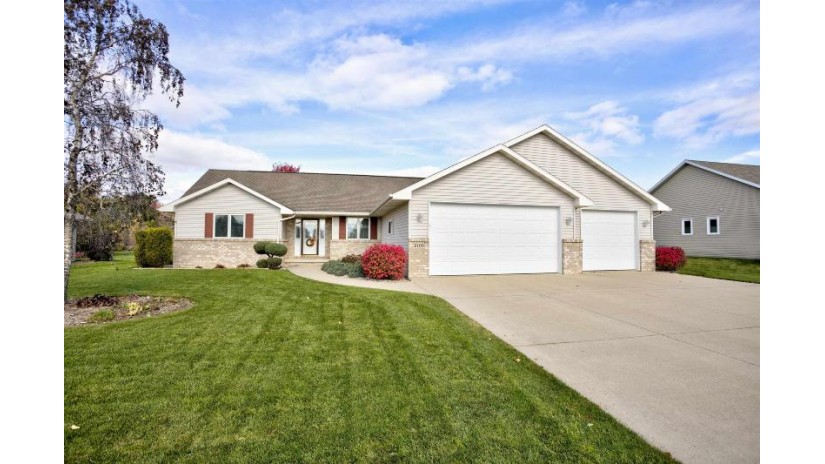 2108 Olde Country Circle Kaukauna, WI 54130 by Expert Real Estate Partners, LLC $315,000