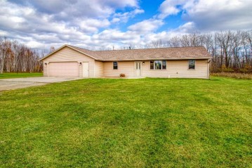 852 Lilac Road, Little Suamico, WI 54141-8756