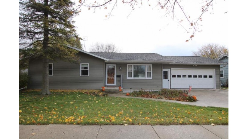 132 Woodward Street Fond Du Lac, WI 54935 by Adashun Jones, Inc. $249,900