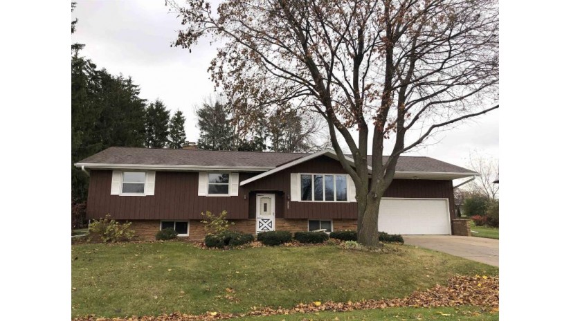 3504 N Spruce Street Grand Chute, WI 54914 by Coldwell Banker Real Estate Group $239,800