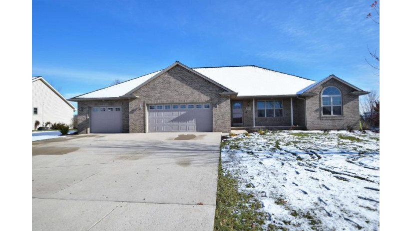 1577 Park Haven Road Lawrence, WI 54115 by Coldwell Banker Real Estate Group $429,900