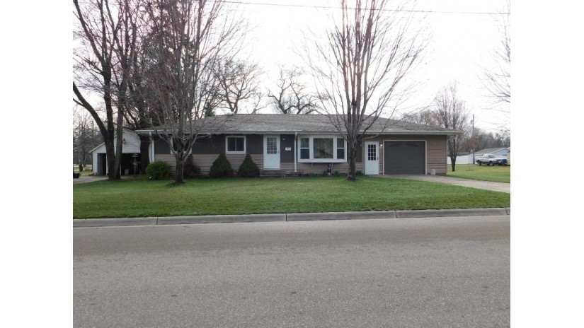 910 S Evergreen Street Shawano, WI 54166-3128 by RE/MAX North Winds Realty, LLC $196,900