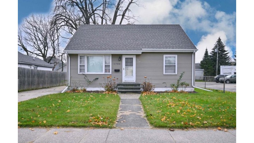 1736 Harold Street Green Bay, WI 54302 by Symes Realty, Llc $149,900