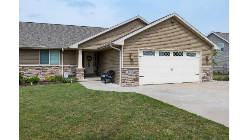 524 Coonen Drive Combined Locks, WI 54113-1403 by Lamers Realty, Inc. $259,900