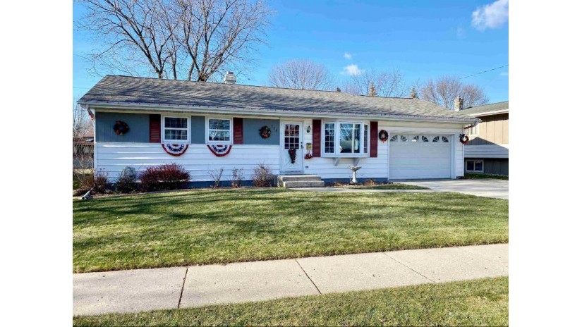 114 S Peters Avenue Fond Du Lac, WI 54935 by Re/Max Heritage $174,900
