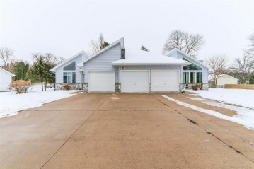 211 W Parker Street, Weyauwega, WI 54983