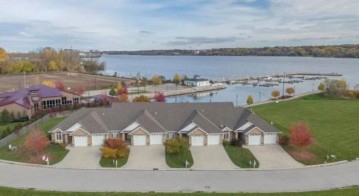 2423 Marina Circle, Ashwaubenon, WI 54304