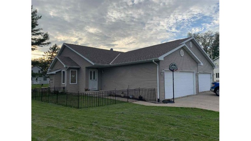 238 Niehoff Dr Fall River, WI 53932 by Starritt-Meister Realty, Llc $220,000