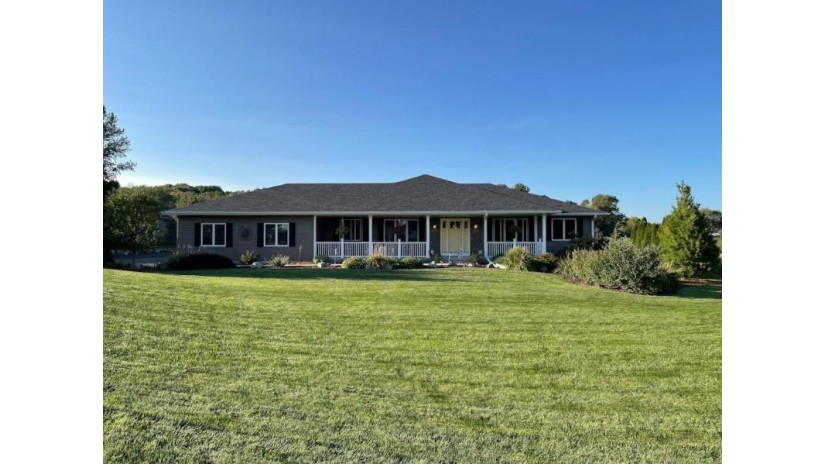 8672 W Mineral Point Rd Cross Plains, WI 53528 by Madcityhomes.com - caleb@madcityhomes.com $574,000
