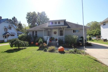 246 E Madison St, Spring Green, WI 53588