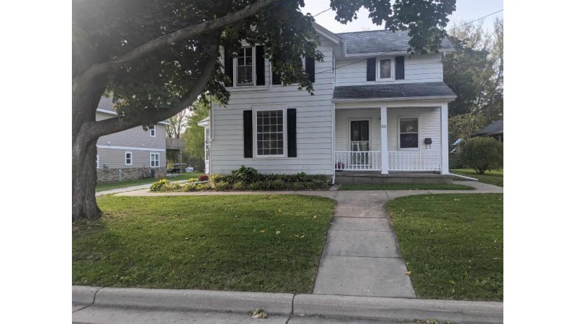 530 S Gault St Whitewater, WI 53190 by Platner Realty $172,900