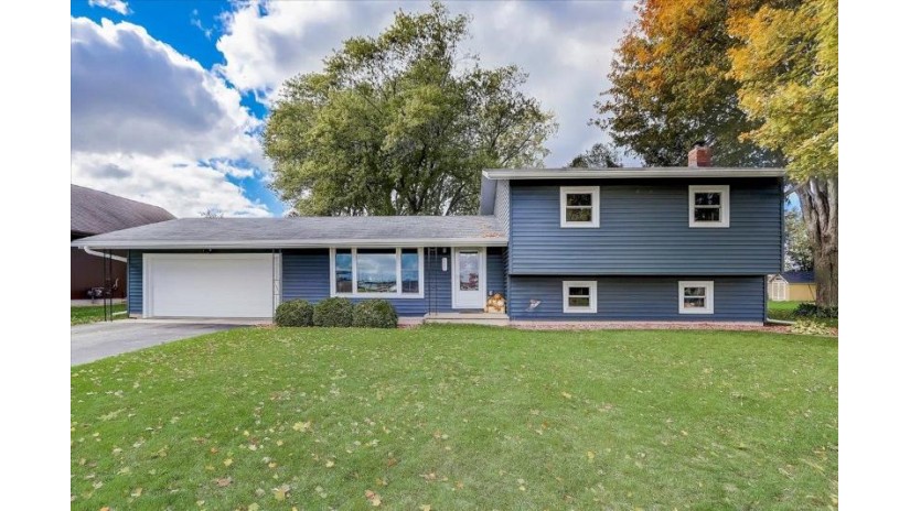 324 S Cleveland Ave DeForest, WI 53532 by Restaino & Associates Era Powered $342,500