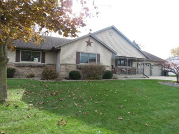 1029 Oriole St, Waupun, WI 53963-0000