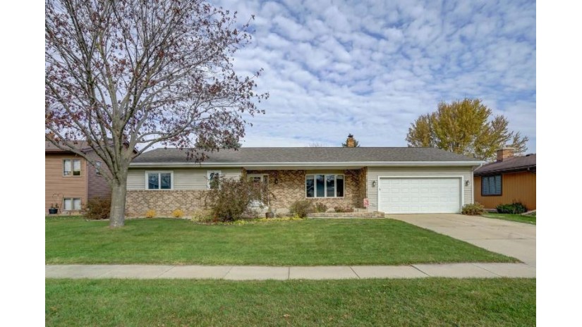 809 Presidio Dr Waunakee, WI 53597-1518 by Keller Williams Realty $389,900