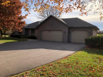 6709 W Wood Ridge Dr, Center, WI 53548