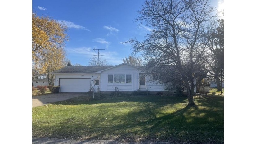 1402 Parkview Dr Tomah, WI 54660 by Century 21 Affiliated $165,000