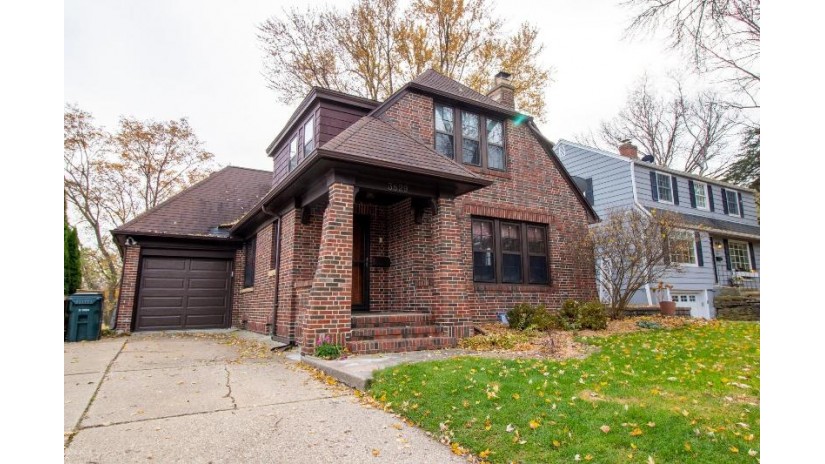 3829 Nakoma Rd Madison, WI 53711 by The Mcgrady Group, Llc $549,900