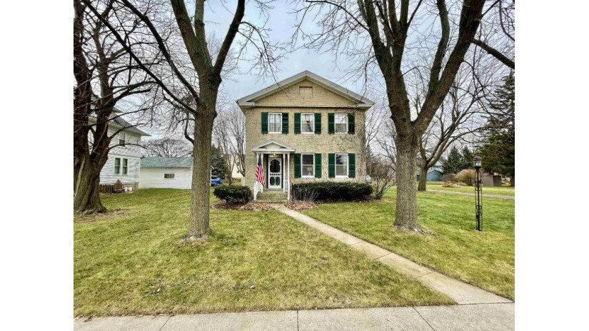 275 W North St Juneau, WI 53039 by Re/Max Equity $204,900