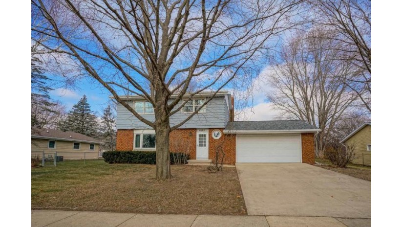 4602 Easley Ln Madison, WI 53714 by Keller Williams Realty $285,000