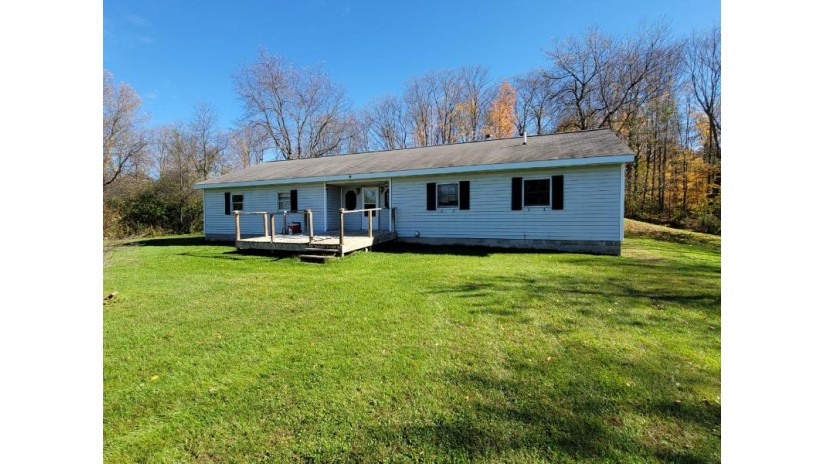 W9957 Sunnyside Rd Rolling, WI 54409 by Cr Realty $148,000