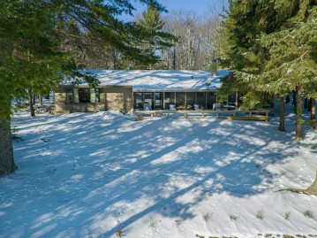 1106 Loon Crest Ln, Eagle River, WI 54521