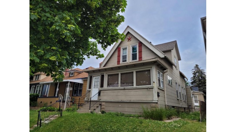 504 S 76th St Milwaukee, WI 53214-1548 by Coldwell Banker HomeSale Realty - New Berlin $129,900