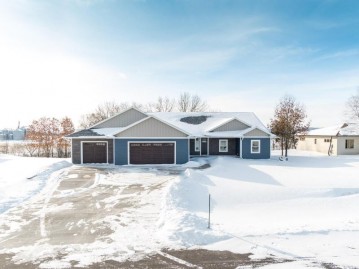 N6805 Sand Prairie Ct, Holland, WI 54636