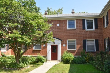 3476 N Dousman St D, Milwaukee, WI 53212-1757