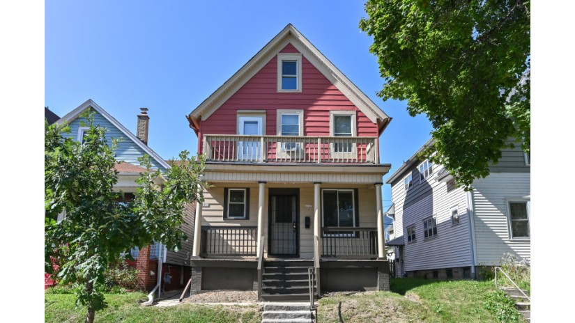 2525 N Booth St Milwaukee, WI 53212-2906 by Shorewest Realtors $225,000
