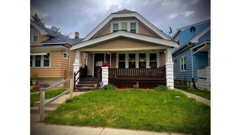 2226 S 32nd St Milwaukee, WI 53215-2440 by RE/MAX Lakeside-27th $154,900
