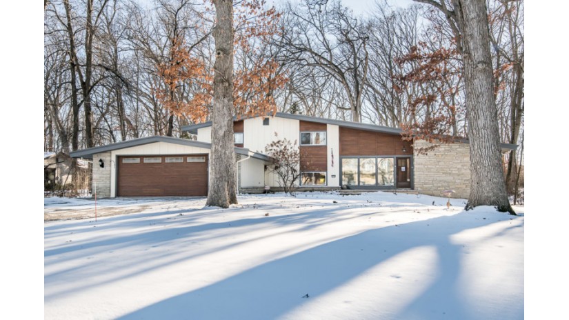 15205 Westover Rd Elm Grove, WI 53122 by Shorewest Realtors $550,000