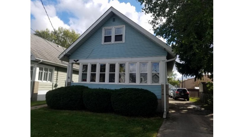 921 40th Pl Kenosha, WI 53140-2548 by RealtyPro Professional Real Estate Group $154,900