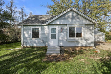 18618 Spring St, Yorkville, WI 53182-9602