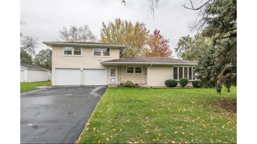 5125 Twin Elms Dr Caledonia, WI 53406 by Lannon Stone Realty LLC $229,900