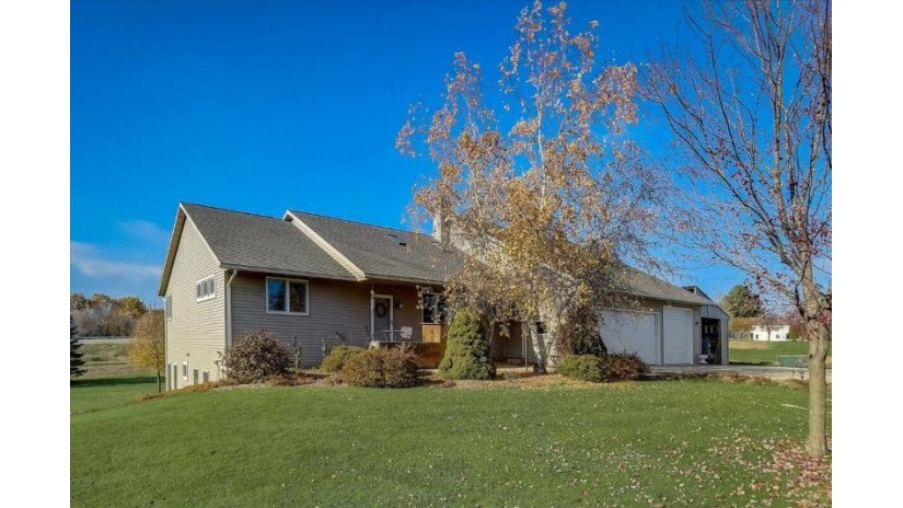 4373 Pheasant Hill Dr Deerfield, WI 53531-9791 by RE/MAX Property Shop $545,000