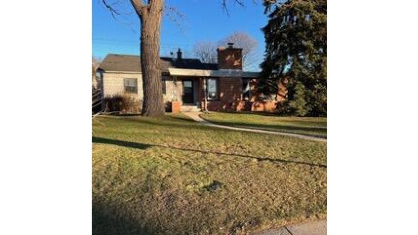 2064 S 108th St West Allis, WI 53227 by Realty Executives - Integrity $179,900