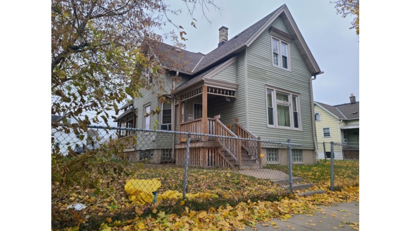 1937 N 20th St Milwaukee, WI 53205-1554 by Shorewest Realtors $69,900