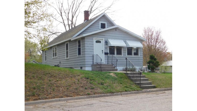 922 S Smalley St Shawano, WI 54166-3018 by RE/MAX North Winds Realty, LLC $104,900