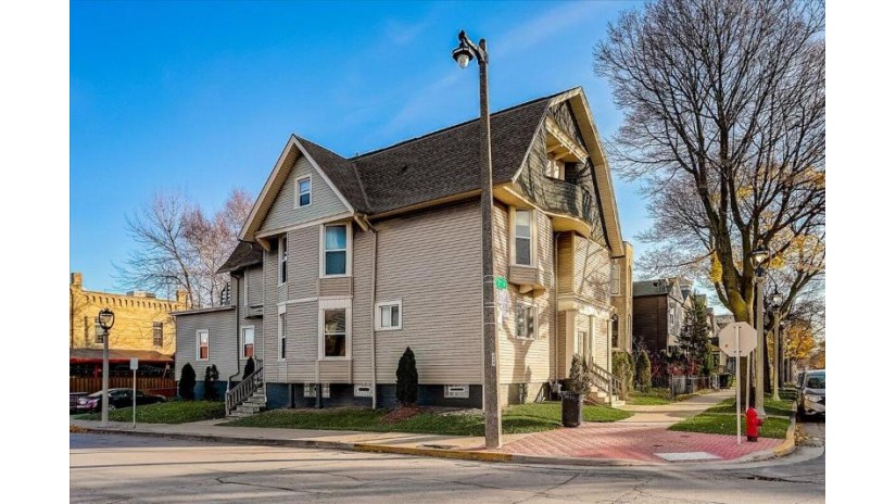 802 S 3rd St Milwaukee, WI 53204-1827 by First Weber Inc - Delafield $379,900