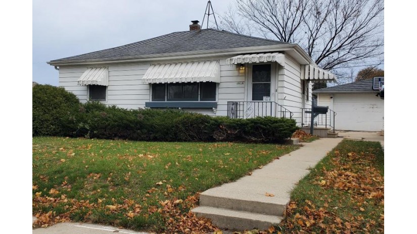 3674 S 5th Pl Milwaukee, WI 53207 by Lamp Post Realty, LLC $158,800