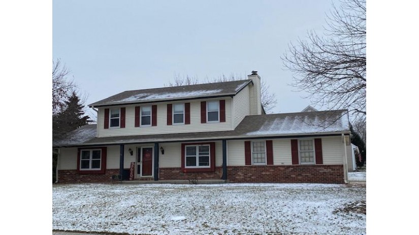N106W16321 Old Farm Rd Germantown, WI 53022 by Berkshire Hathaway HomeServices Metro Realty $350,000