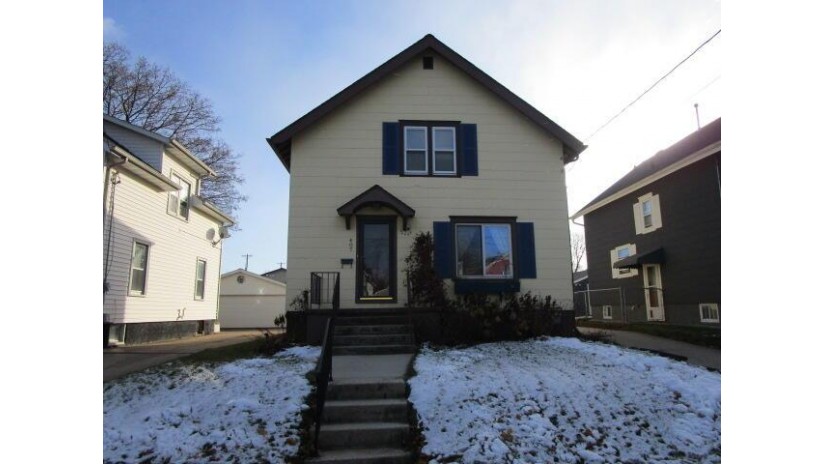 407 Huron St Manitowoc, WI 54220 by Coldwell Banker Real Estate Group~Manitowoc $114,900