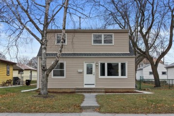 3816 S 51st St, Milwaukee, WI 53220-2022