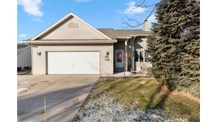 518 Foxtail Dr Hartford, WI 53027 by Realty Executives Integrity~Cedarburg $285,000