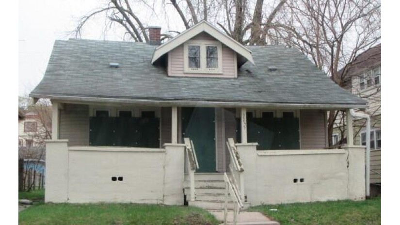 3255 N 36th St Milwaukee, WI 53216 by Century 21 Affiliated - Delafield $11,825