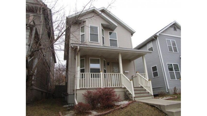 2555 N 33rd St Milwaukee, WI 53210 by Realty Executives - Elite $110,000